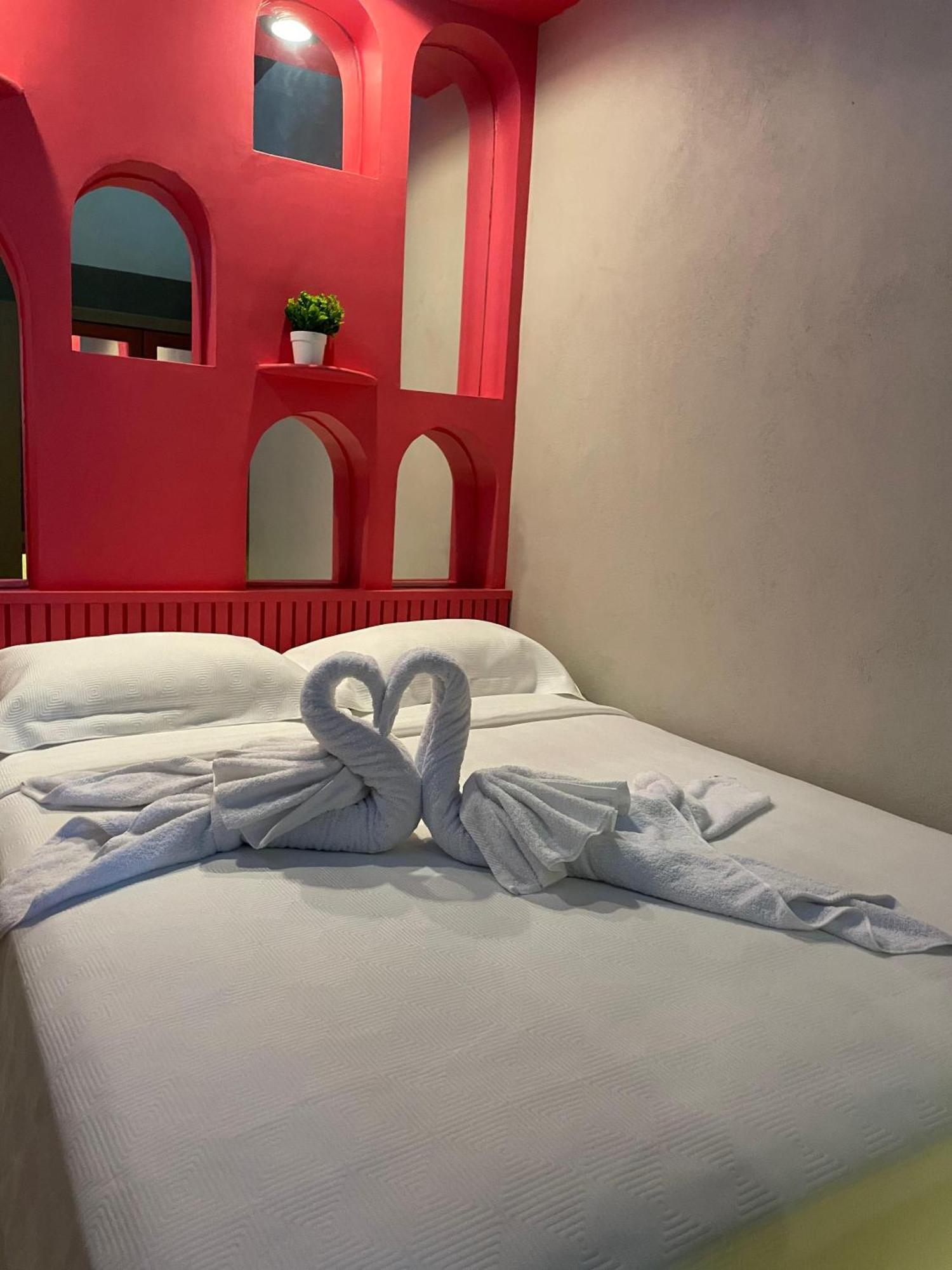 ואיאדוליד Hostal Poquito A Poquito מראה חיצוני תמונה