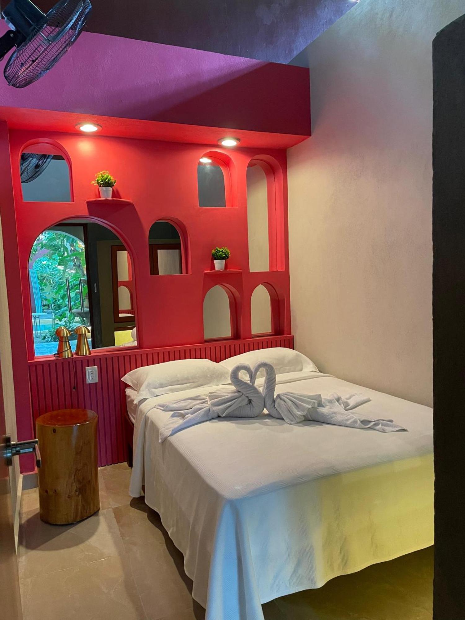 ואיאדוליד Hostal Poquito A Poquito מראה חיצוני תמונה