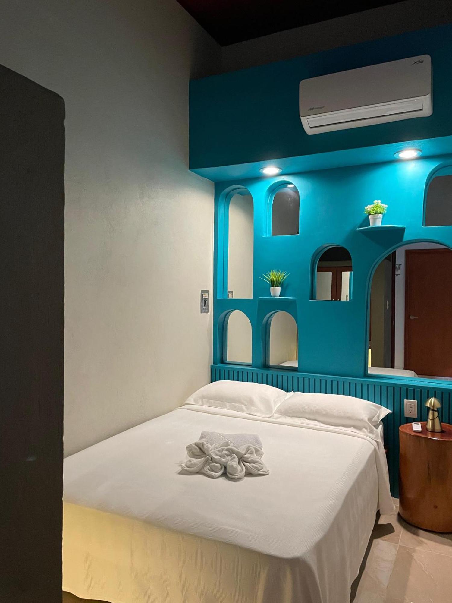 ואיאדוליד Hostal Poquito A Poquito מראה חיצוני תמונה