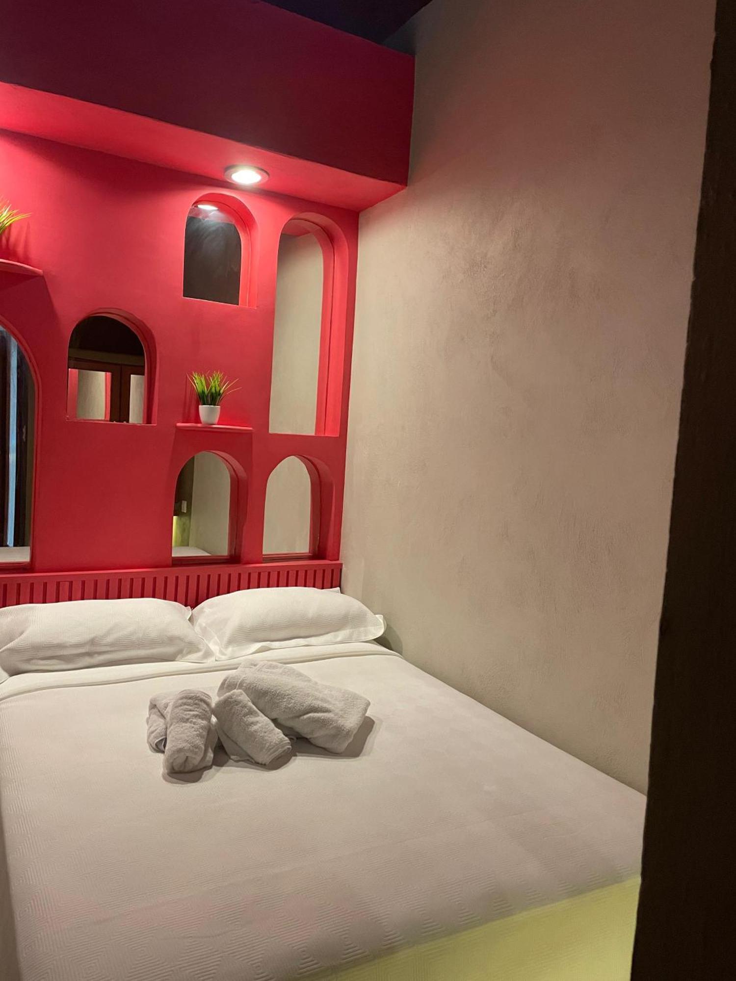 ואיאדוליד Hostal Poquito A Poquito מראה חיצוני תמונה