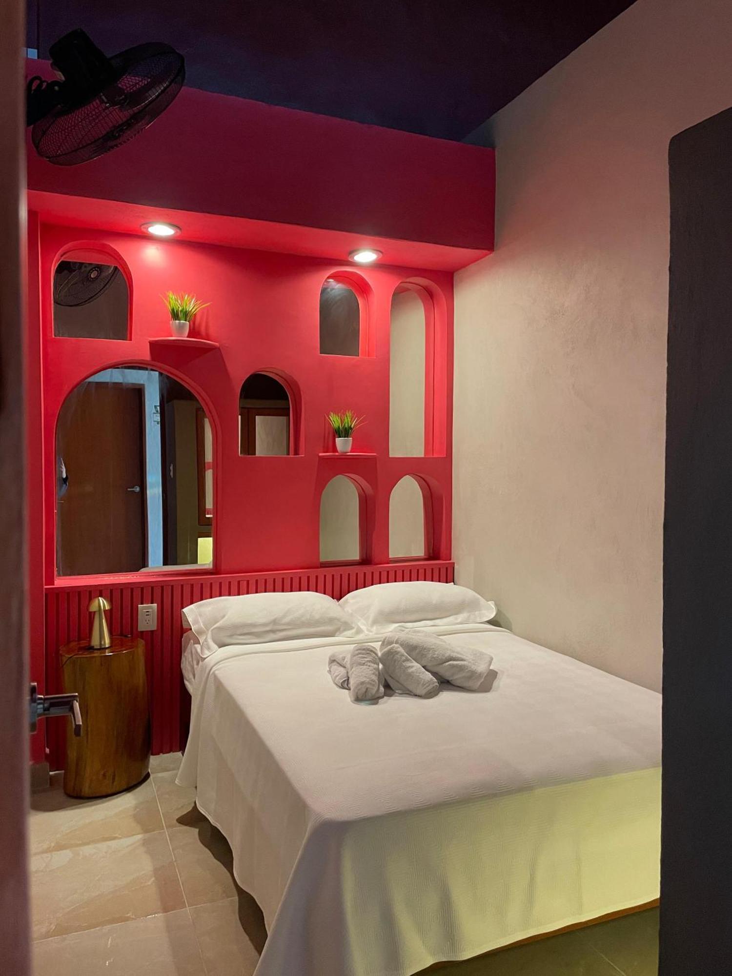 ואיאדוליד Hostal Poquito A Poquito מראה חיצוני תמונה
