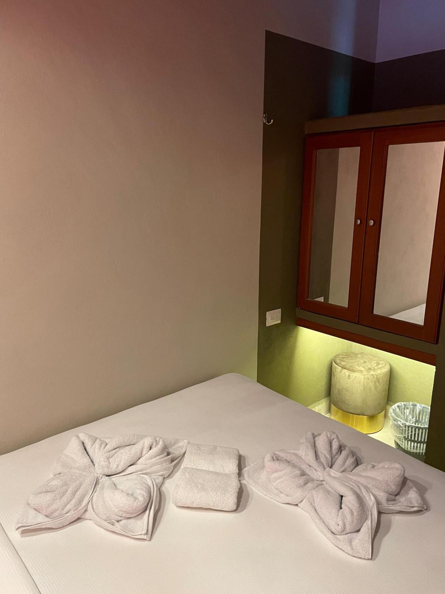 ואיאדוליד Hostal Poquito A Poquito מראה חיצוני תמונה