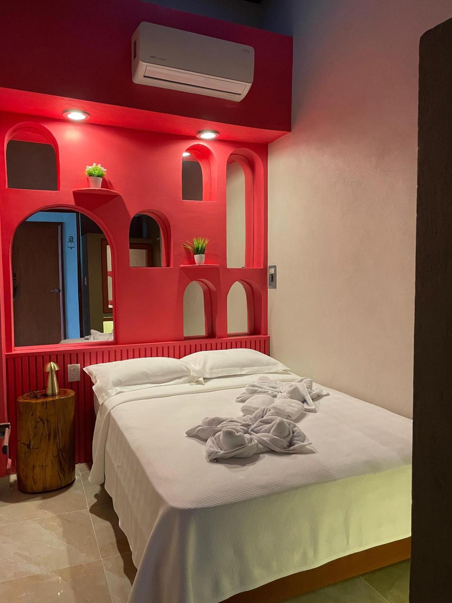 ואיאדוליד Hostal Poquito A Poquito מראה חיצוני תמונה