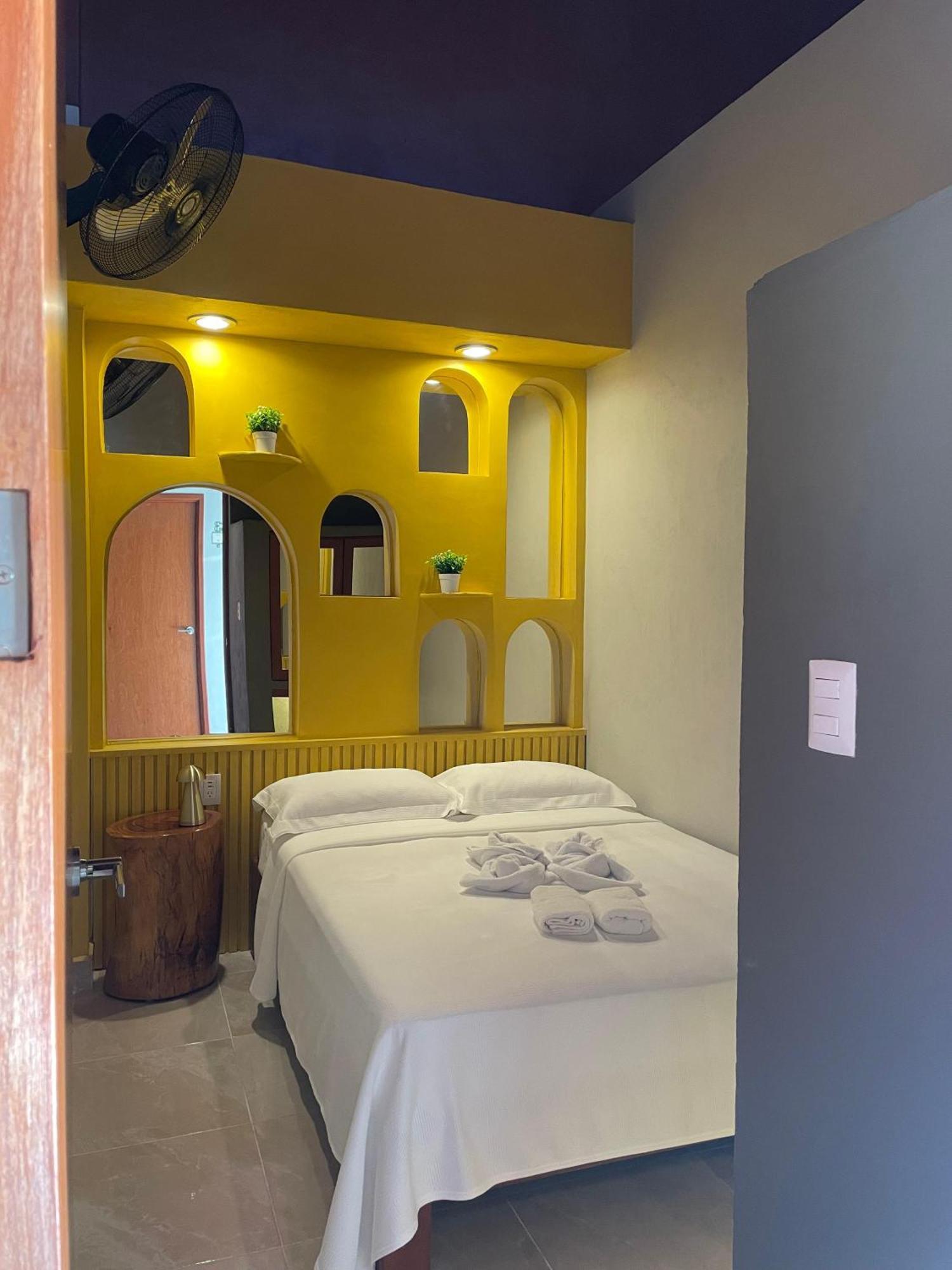 ואיאדוליד Hostal Poquito A Poquito מראה חיצוני תמונה