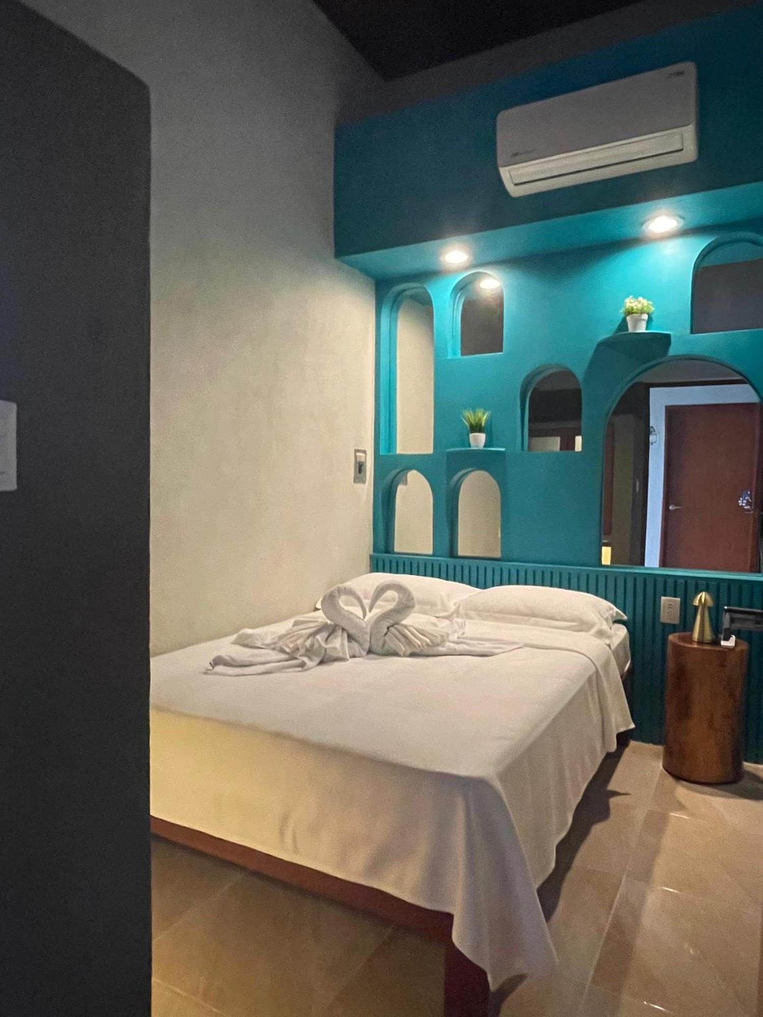 ואיאדוליד Hostal Poquito A Poquito מראה חיצוני תמונה