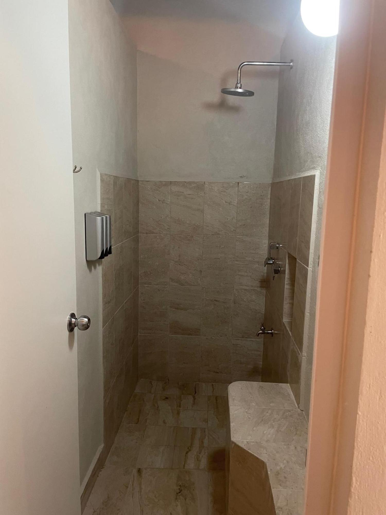 ואיאדוליד Hostal Poquito A Poquito מראה חיצוני תמונה